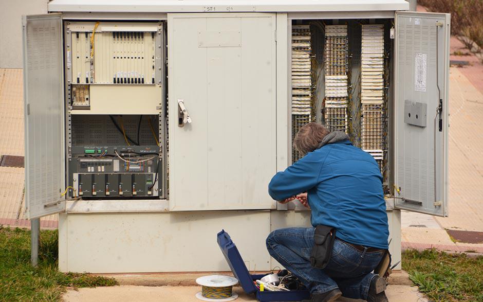 cherche électricien pas cher Saint-Leu-d'Esserent